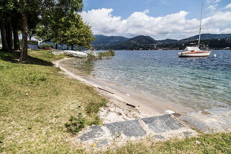 emy lake orta Pella Eksteriør bilde